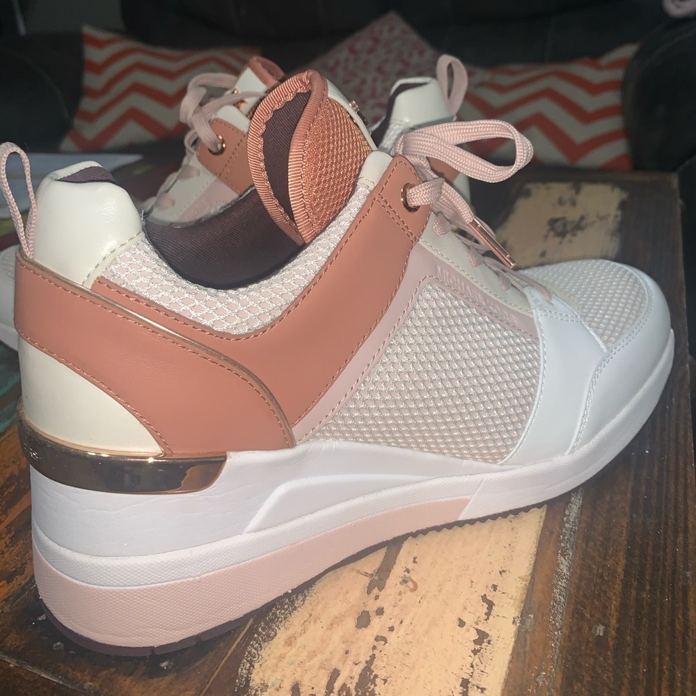 Michael KORS trainers BRAND NEW SIZE 9